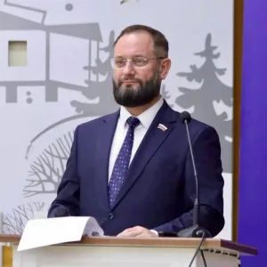 Депутат Антон ХолодоV